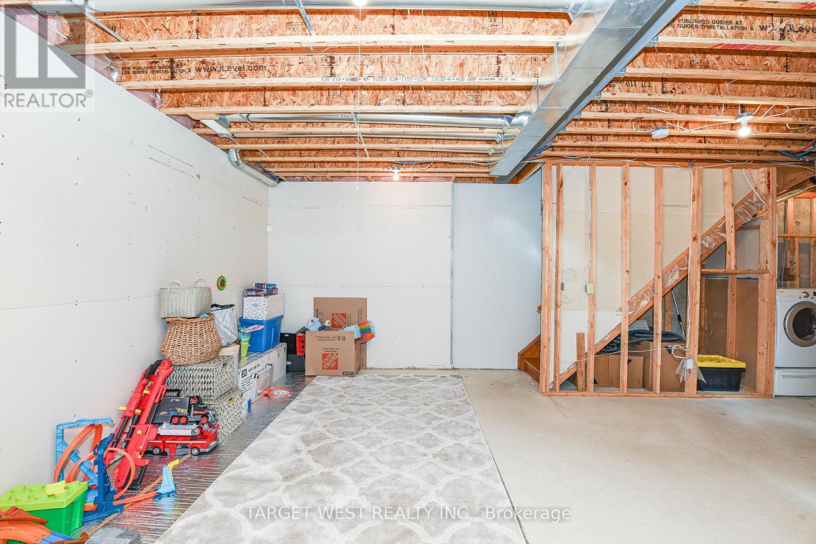 87 Park Street W, Mississauga, ON - Indoor Photo Showing Basement