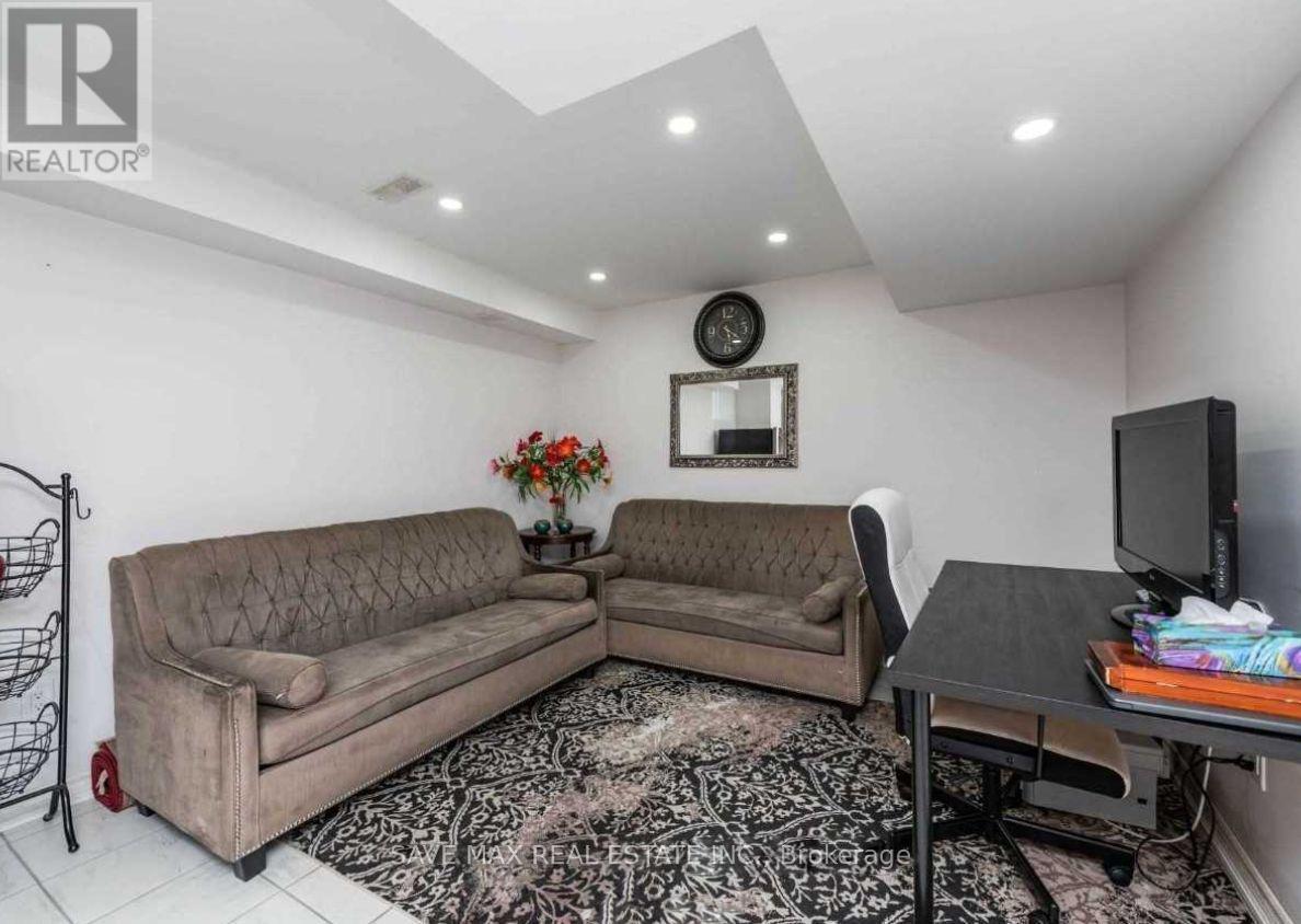 24 Thornapple Street, Brampton, ON - Indoor