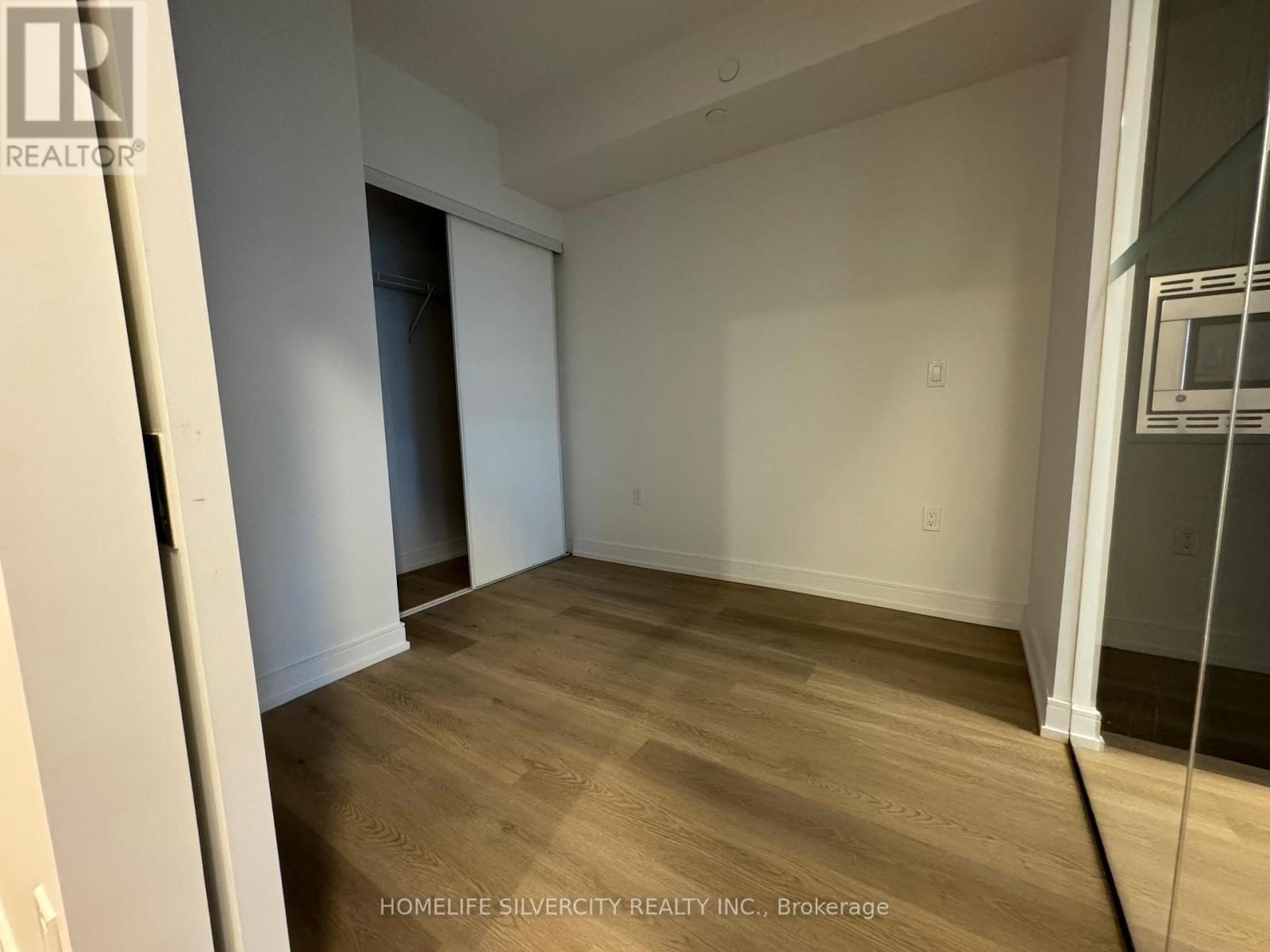 406 - 1 Jarvis Street, Hamilton, ON - Indoor Photo Showing Other Room