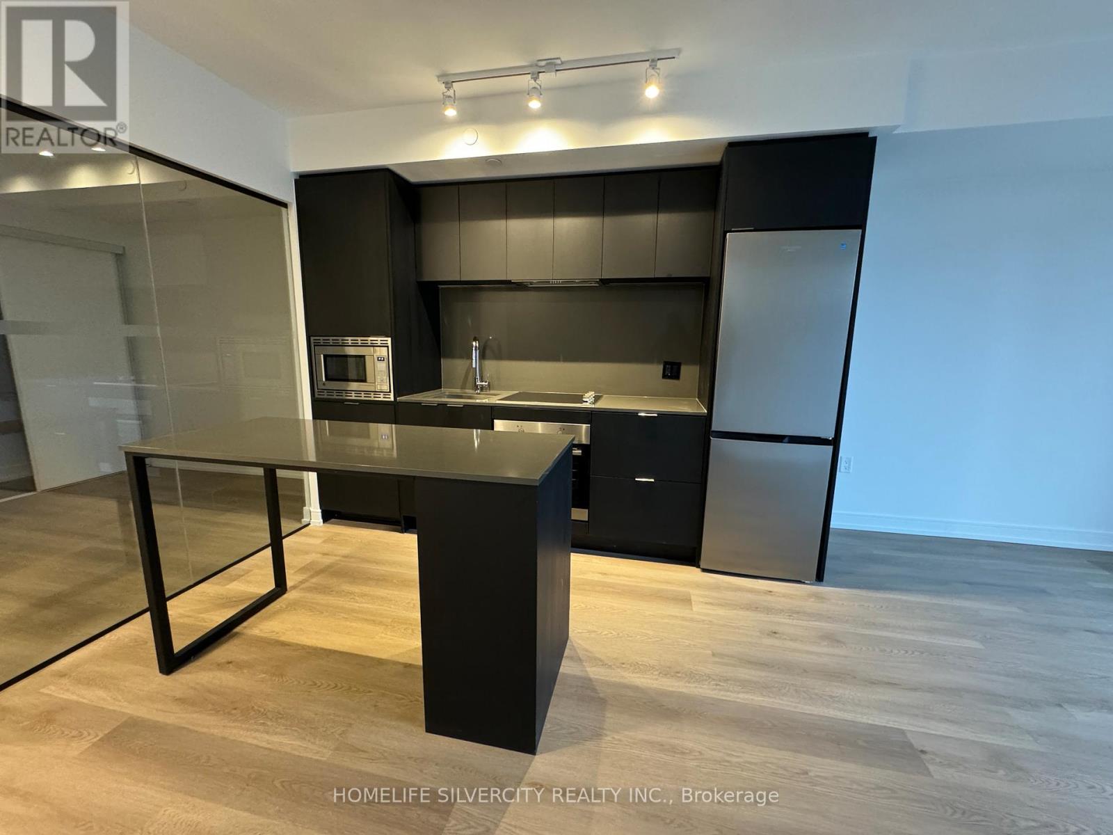 406 - 1 Jarvis Street, Hamilton, ON - Indoor Photo Showing Kitchen