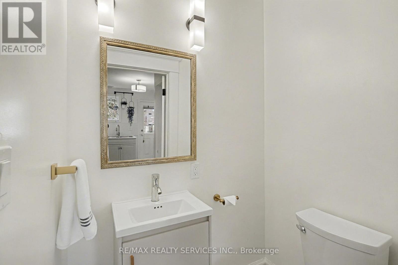 39 Fielden Avenue, Port Colborne, ON - Indoor Photo Showing Bathroom