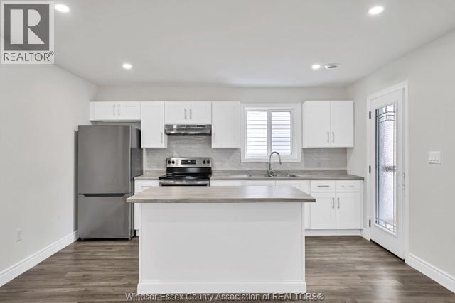 651-655 Stanley Unit# 1-4, Windsor, ON - Indoor Photo Showing Kitchen