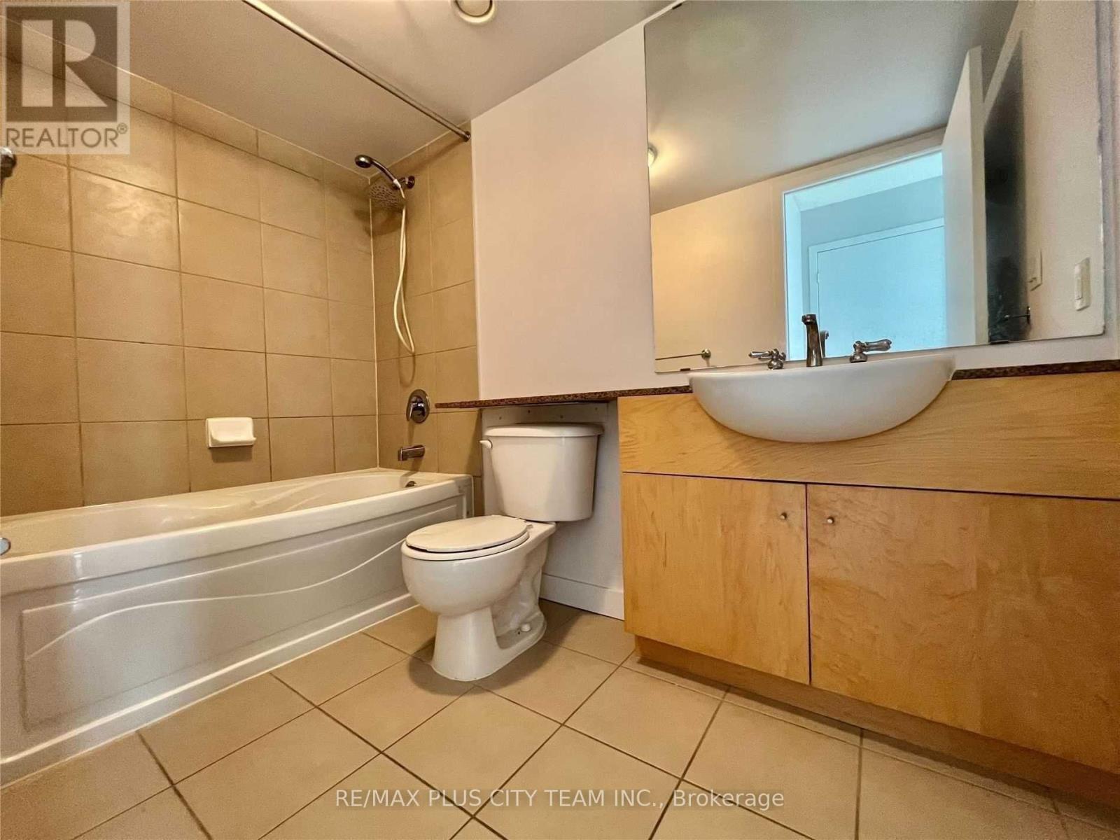 1103 - 381 Front Street W, Toronto, ON - Indoor Photo Showing Bathroom