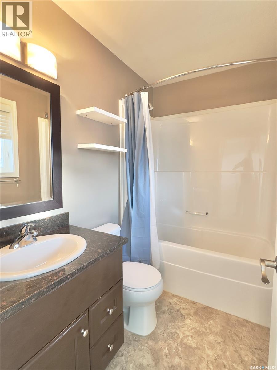 1026 Willowgrove Crescent, Saskatoon, SK - Indoor Photo Showing Bathroom