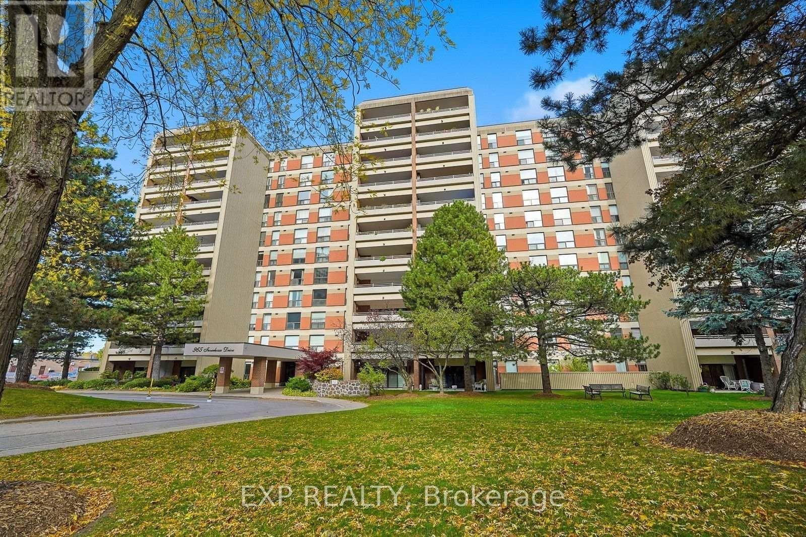 304 - 965 Inverhouse Drive, Mississauga, ON - Outdoor With Balcony With Facade