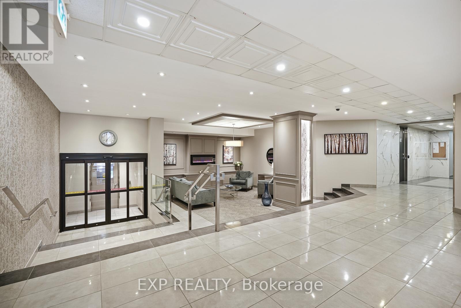 304 - 965 Inverhouse Drive, Mississauga, ON - Indoor Photo Showing Other Room