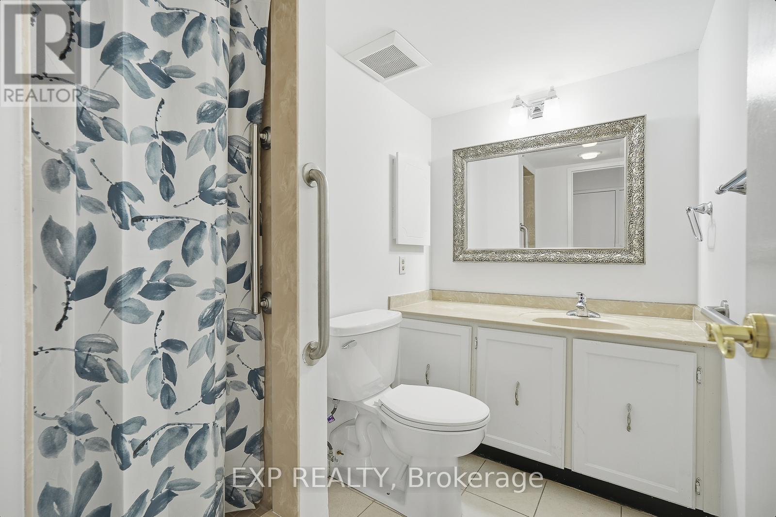 304 - 965 Inverhouse Drive, Mississauga, ON - Indoor Photo Showing Bathroom