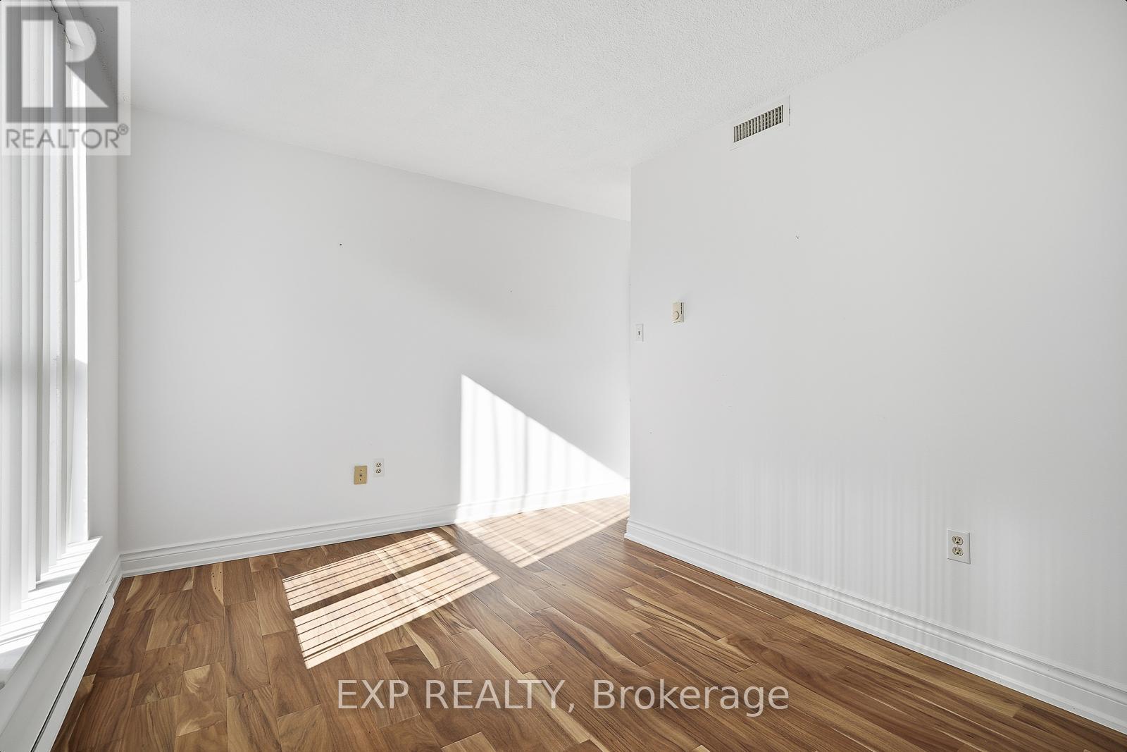304 - 965 Inverhouse Drive, Mississauga, ON - Indoor Photo Showing Other Room