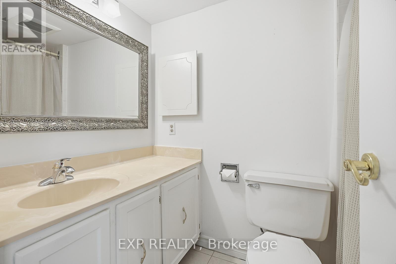 304 - 965 Inverhouse Drive, Mississauga, ON - Indoor Photo Showing Bathroom