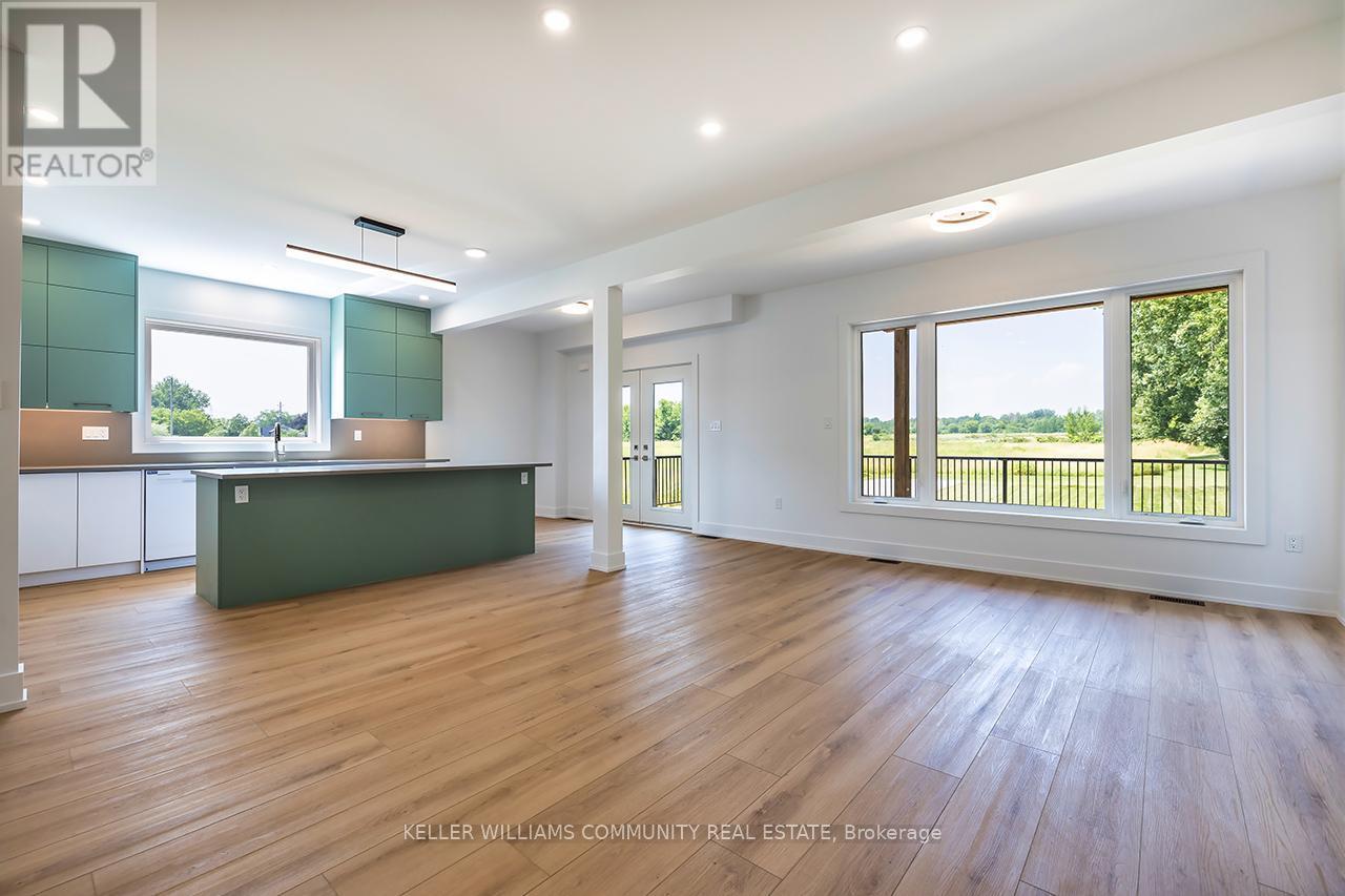 2246 Highway 2, Clarington, ON - Indoor Photo Showing Kitchen