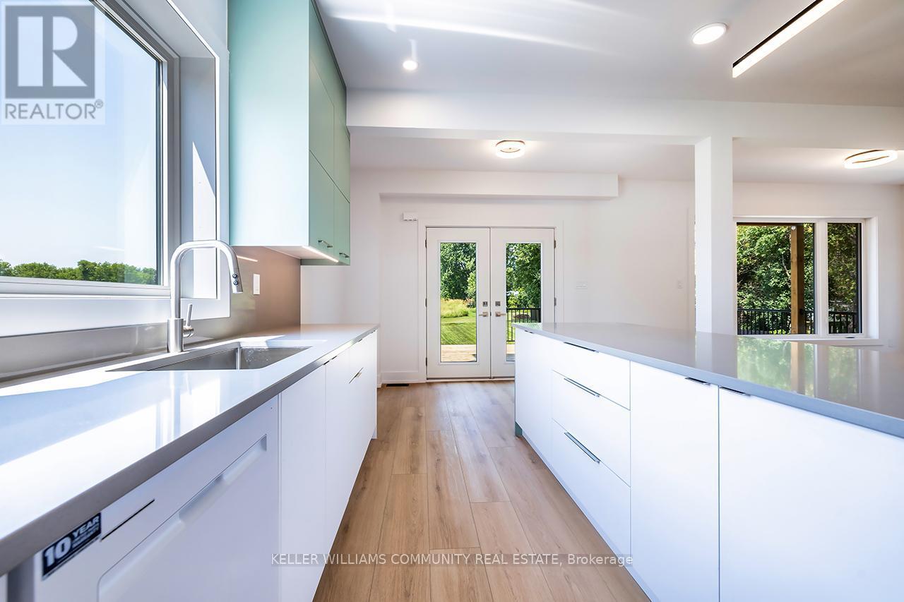 2246 Highway 2, Clarington, ON - Indoor Photo Showing Kitchen