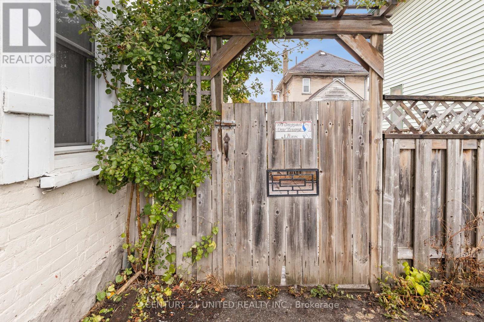 26 Park Street, Peterborough (Town Ward 3), ON - Outdoor