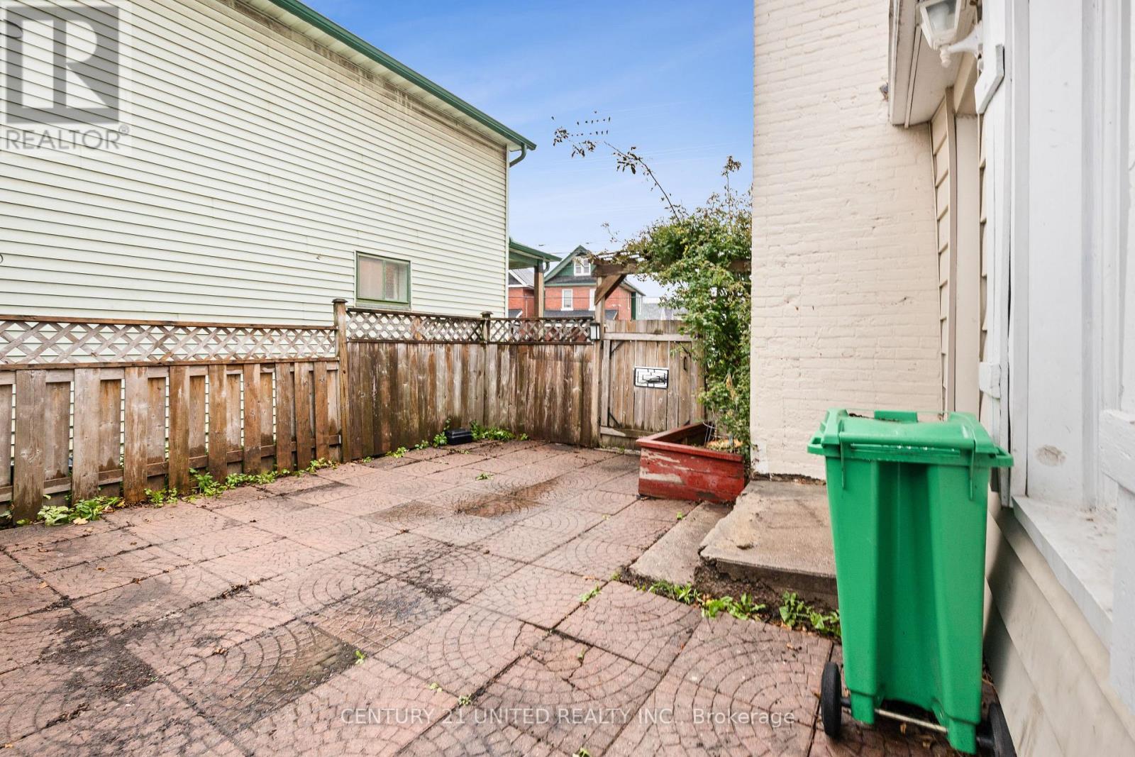 26 Park Street, Peterborough (Town Ward 3), ON - Outdoor With Exterior