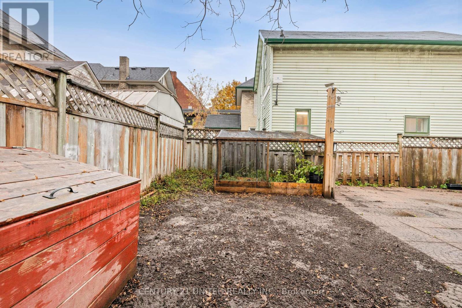 26 Park Street, Peterborough (Town Ward 3), ON - Outdoor