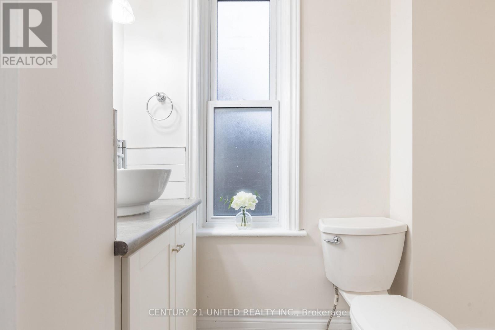 26 Park Street, Peterborough (Town Ward 3), ON - Indoor Photo Showing Bathroom