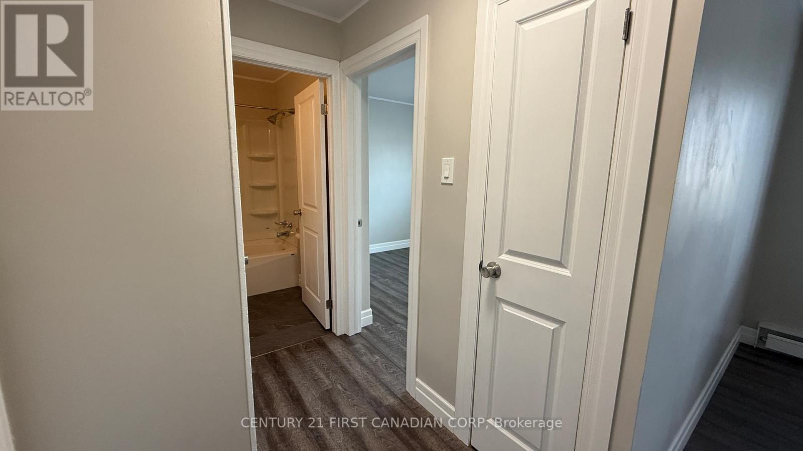 105 - 1170 Hamilton Road, London East (East O), ON - Indoor Photo Showing Other Room