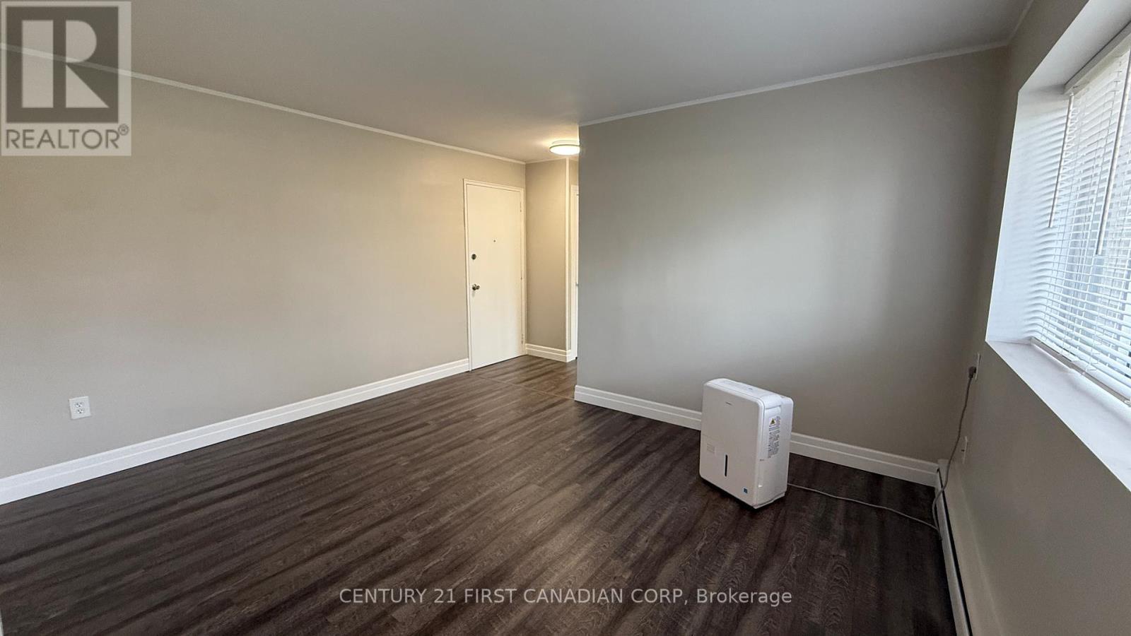 105 - 1170 Hamilton Road, London East (East O), ON - Indoor Photo Showing Other Room