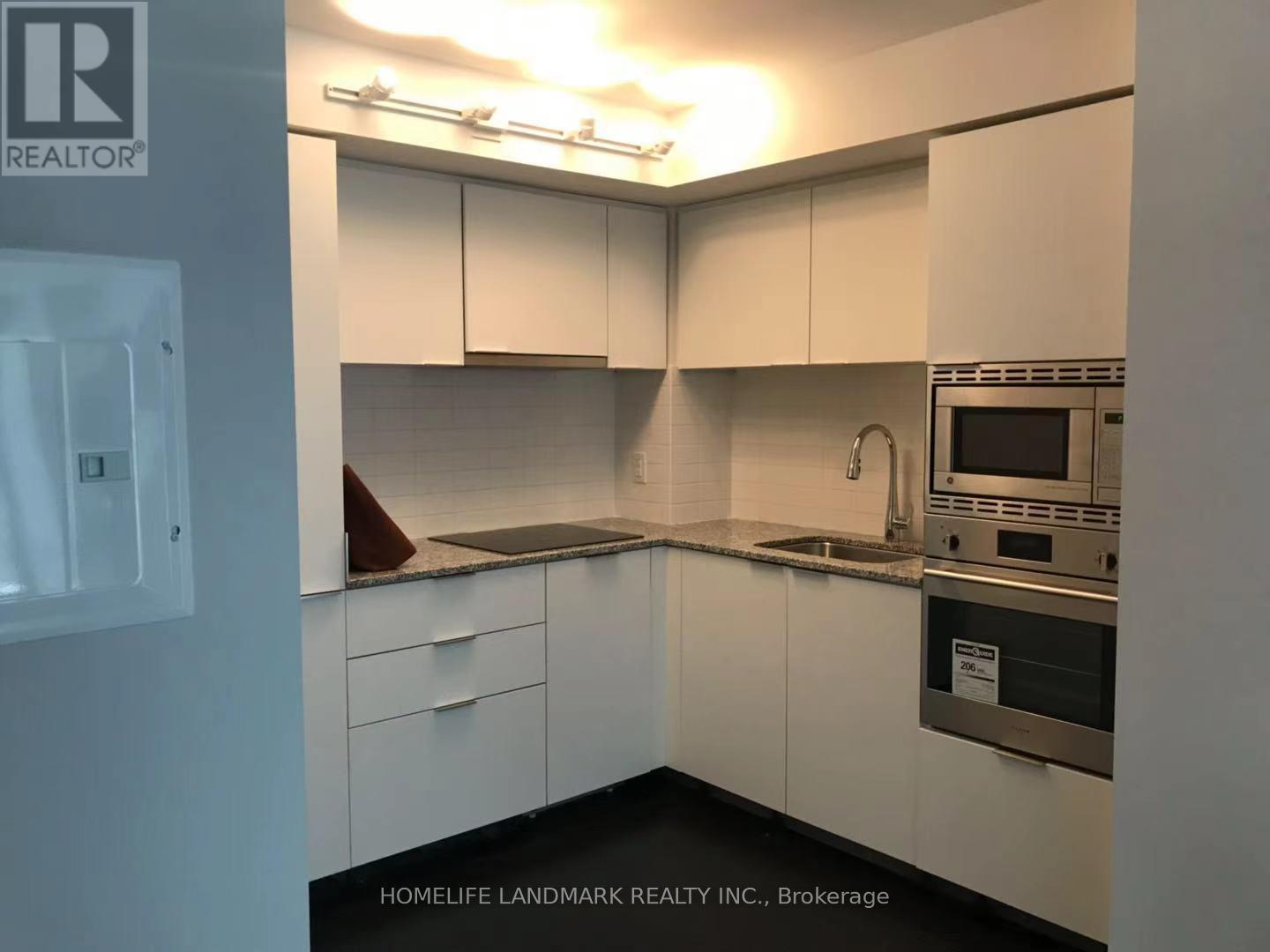 1513 - 955 Bay Street, Toronto, ON - Indoor Photo Showing Kitchen