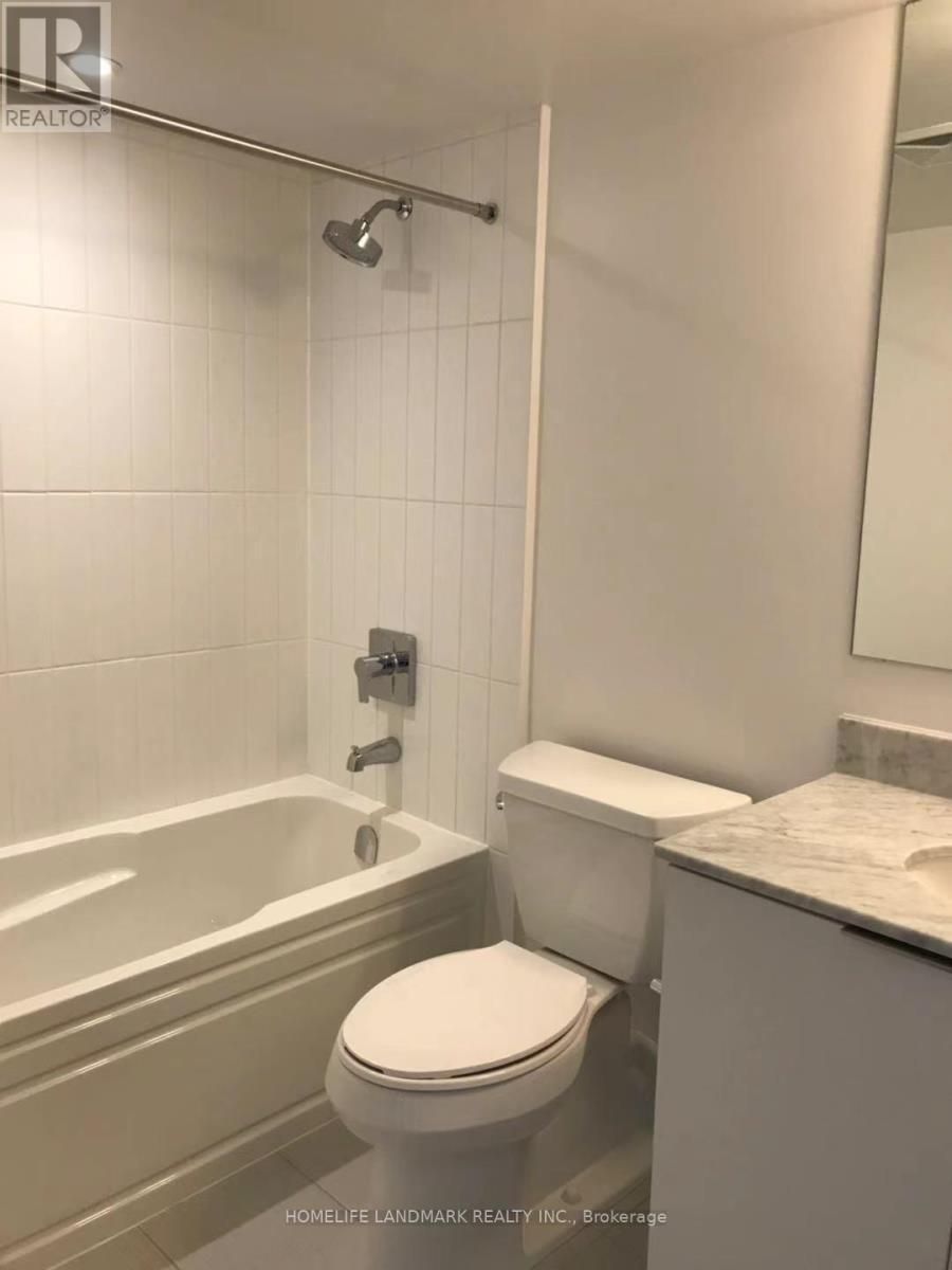 1513 - 955 Bay Street, Toronto, ON - Indoor Photo Showing Bathroom