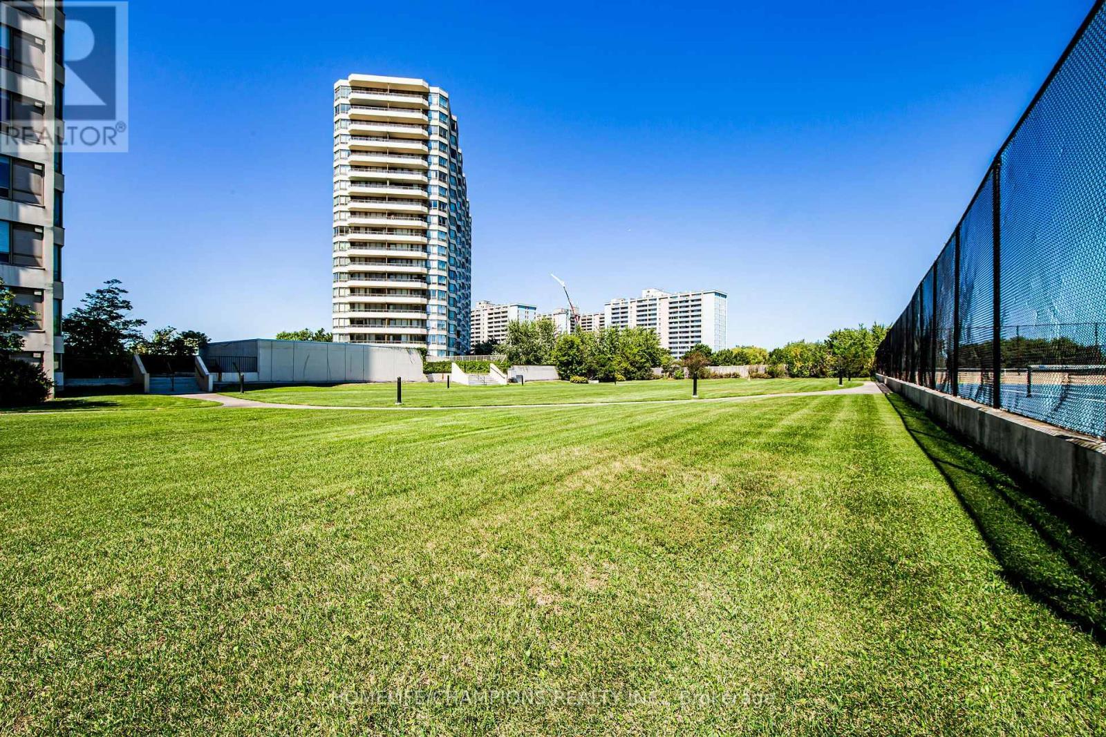 610 - 5 Greystone Walk Drive, Toronto, ON - Outdoor