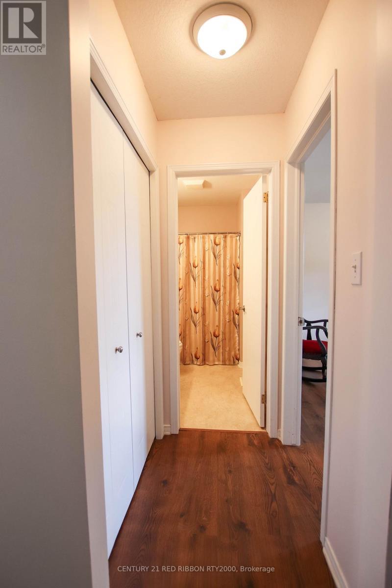 17 - 375 Scott Street E, Strathroy-Caradoc (Se), ON - Indoor Photo Showing Other Room