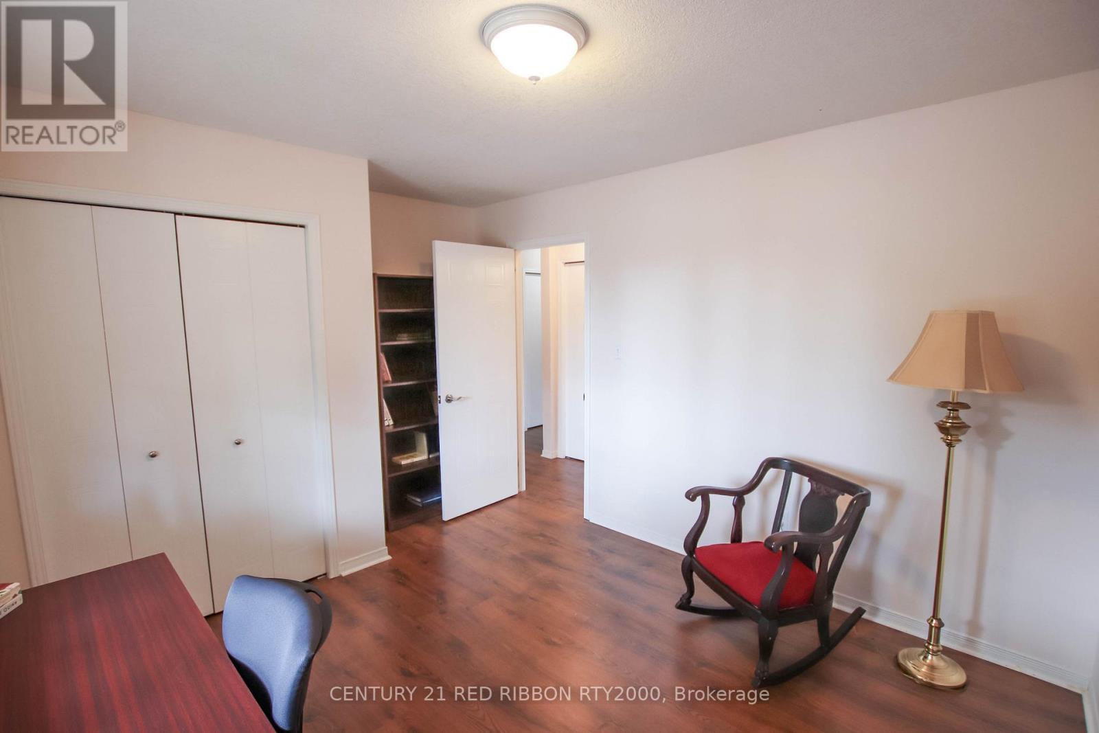 17 - 375 Scott Street E, Strathroy-Caradoc (Se), ON - Indoor