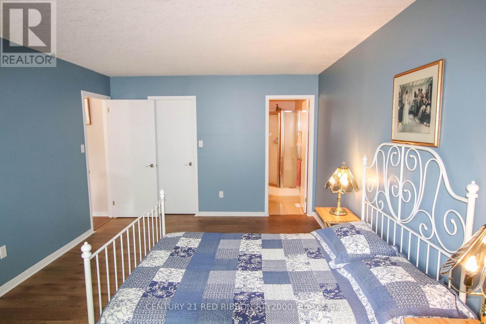 17 - 375 Scott Street E, Strathroy-Caradoc (Se), ON - Indoor