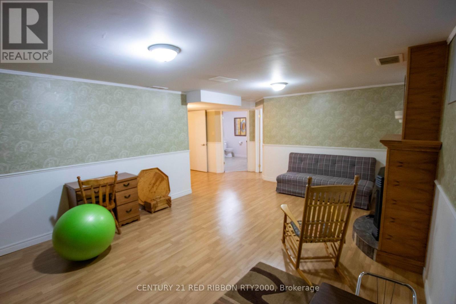 17 - 375 Scott Street E, Strathroy-Caradoc (Se), ON - Indoor