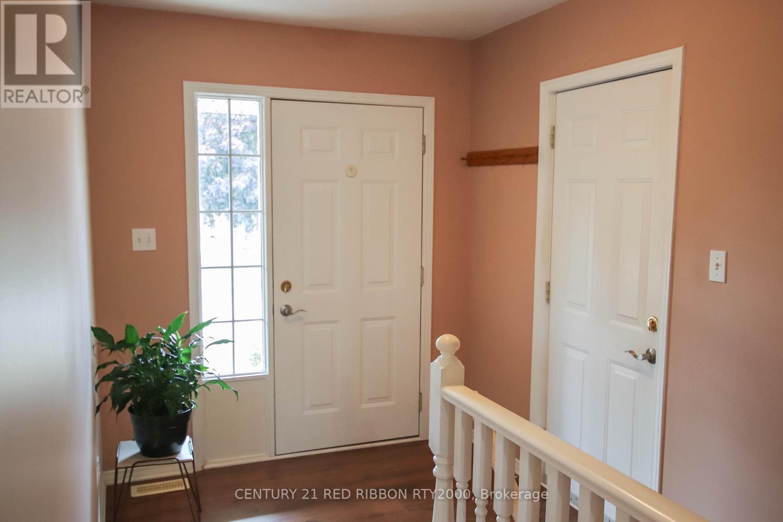 17 - 375 Scott Street E, Strathroy-Caradoc (Se), ON - Indoor Photo Showing Other Room