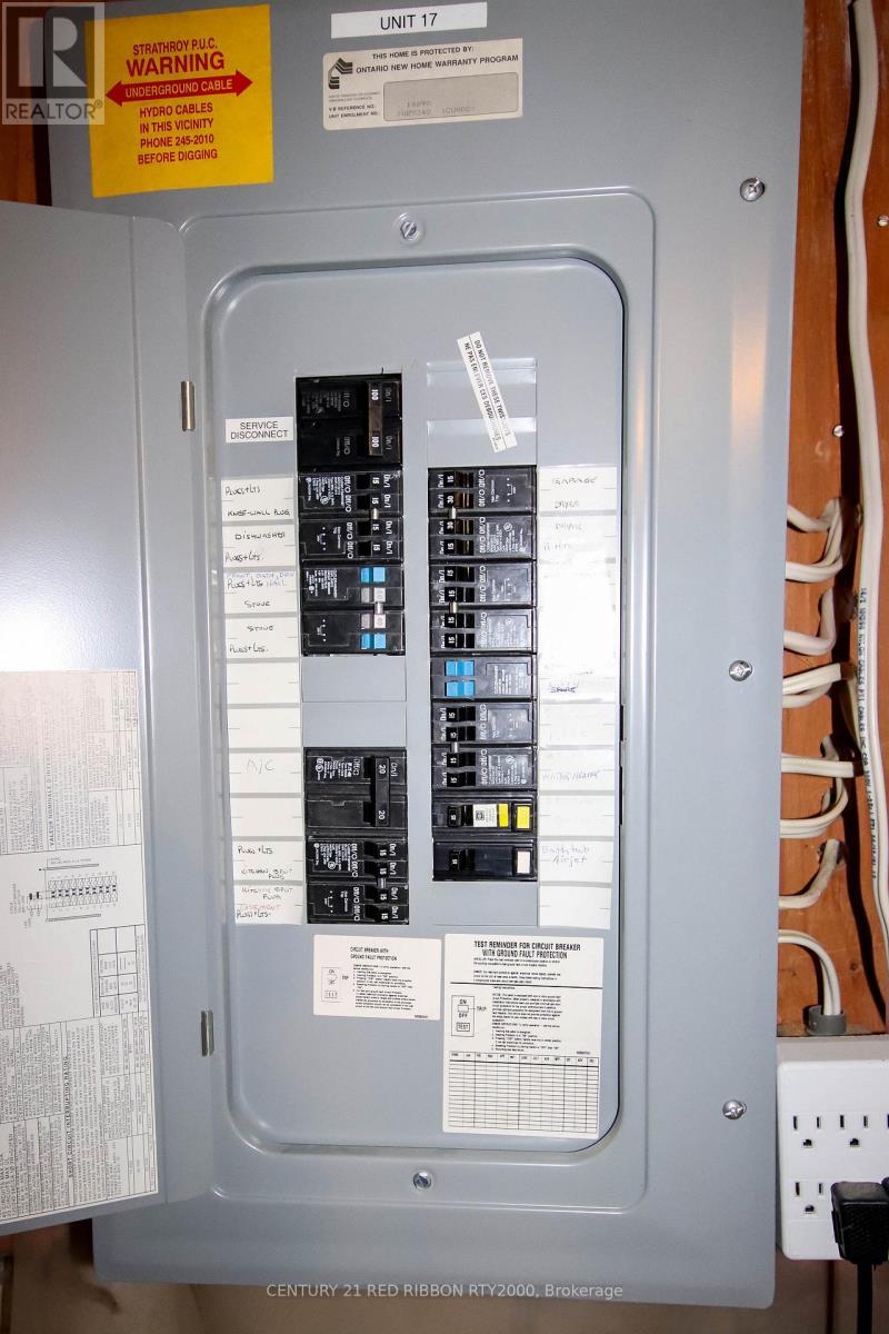 17 - 375 Scott Street E, Strathroy-Caradoc (Se), ON - Indoor