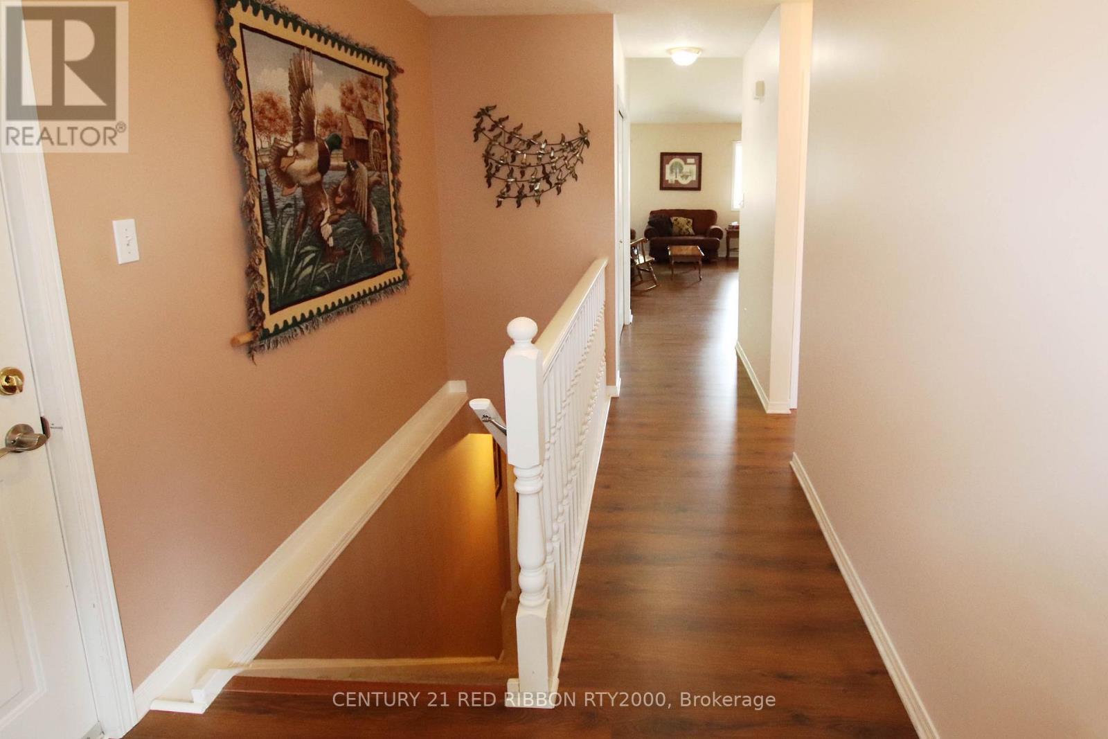 17 - 375 Scott Street E, Strathroy-Caradoc (Se), ON - Indoor Photo Showing Other Room