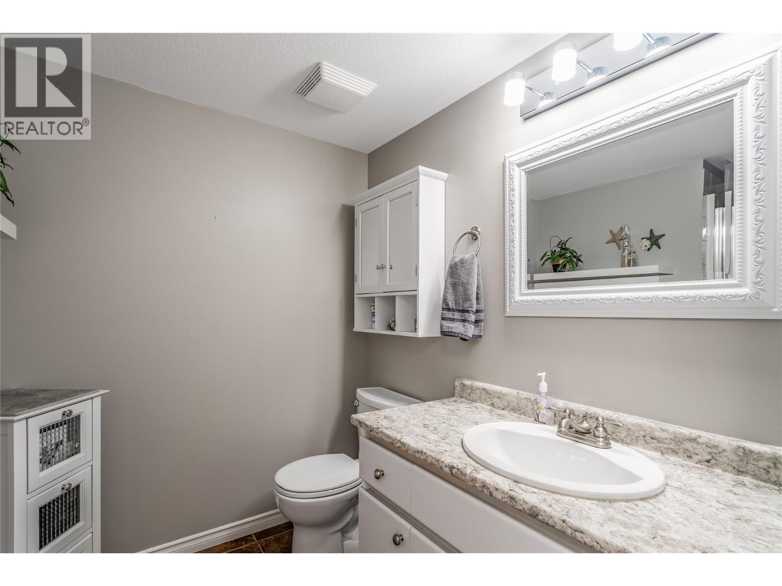 2370 Stillingfleet Road Unit# 125, Kelowna, BC - Indoor Photo Showing Bathroom
