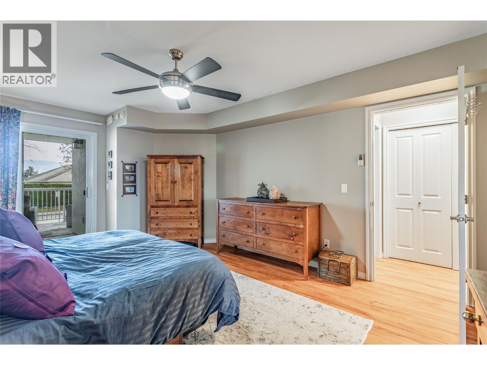 2370 Stillingfleet Road Unit# 125, Kelowna, BC - Indoor Photo Showing Bedroom