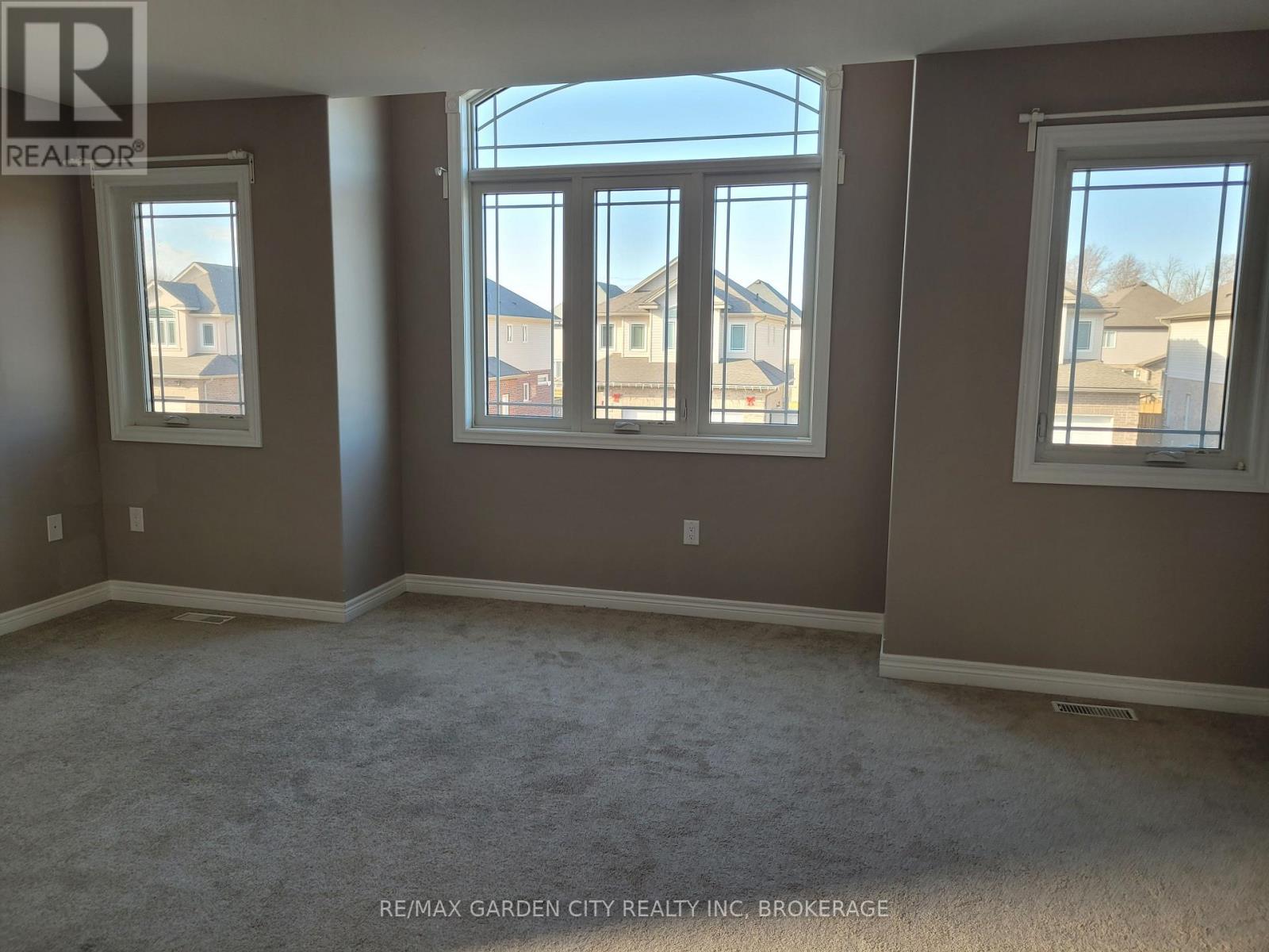 7770 Hanniwell Street, Niagara Falls (Oldfield), ON - Indoor Photo Showing Other Room