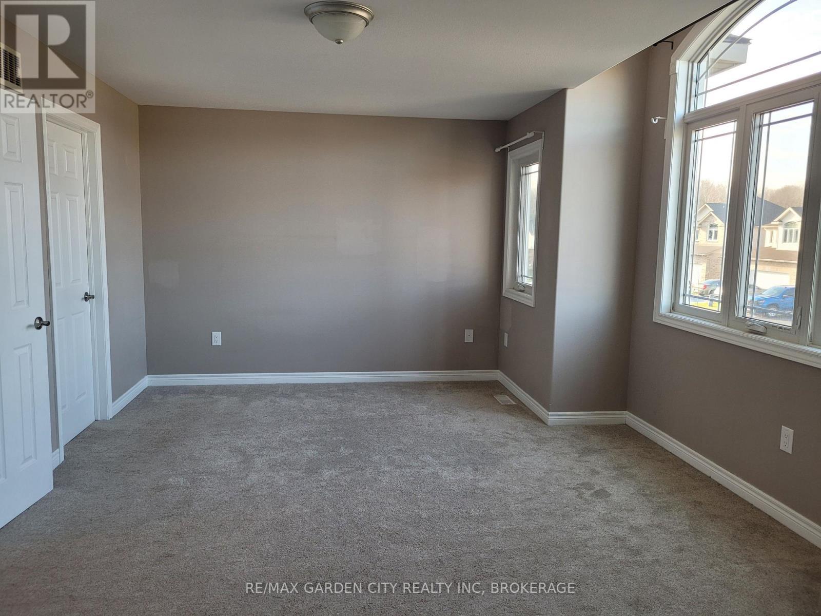 7770 Hanniwell Street, Niagara Falls (Oldfield), ON - Indoor Photo Showing Other Room