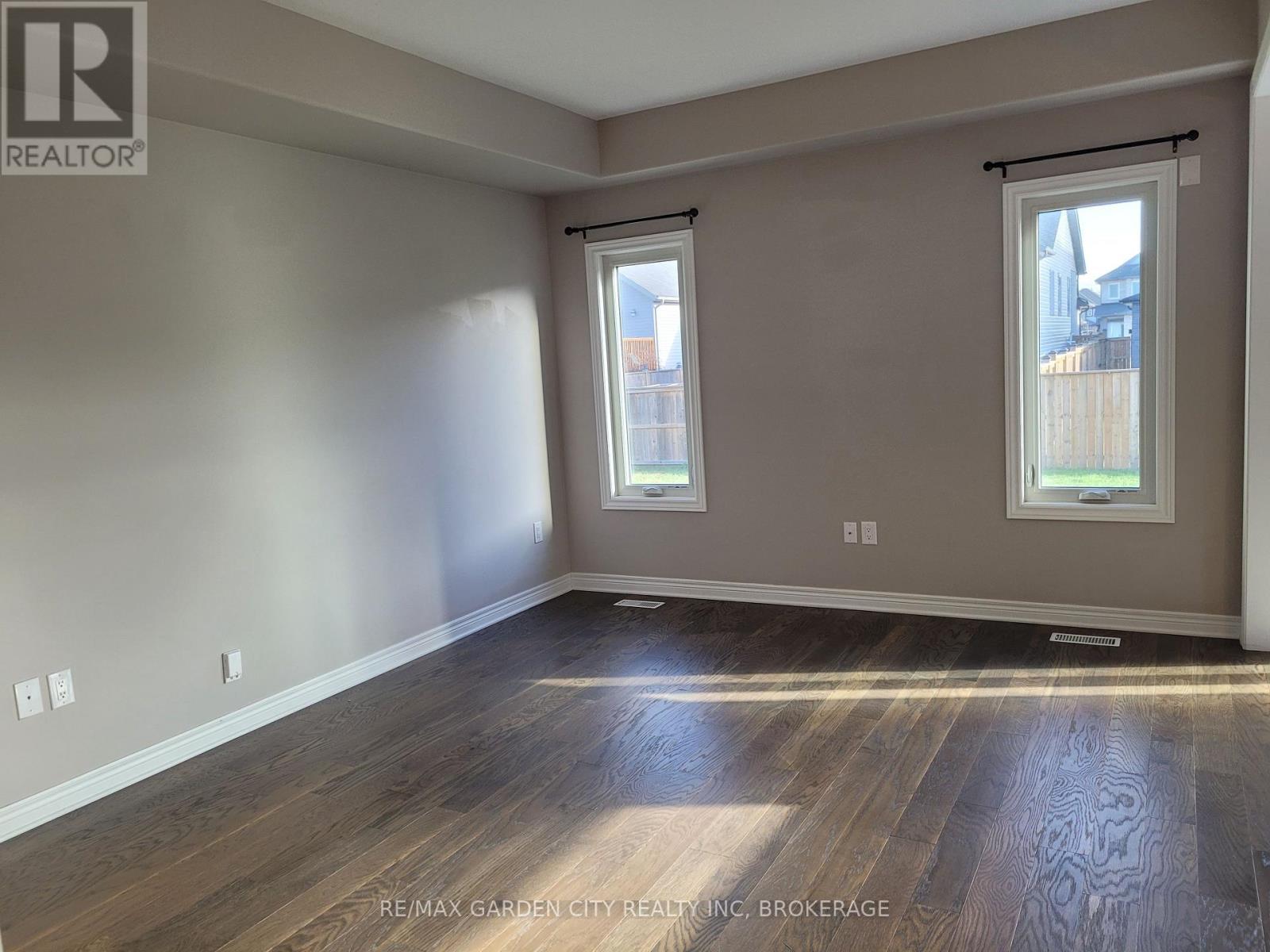 7770 Hanniwell Street, Niagara Falls (Oldfield), ON - Indoor Photo Showing Other Room