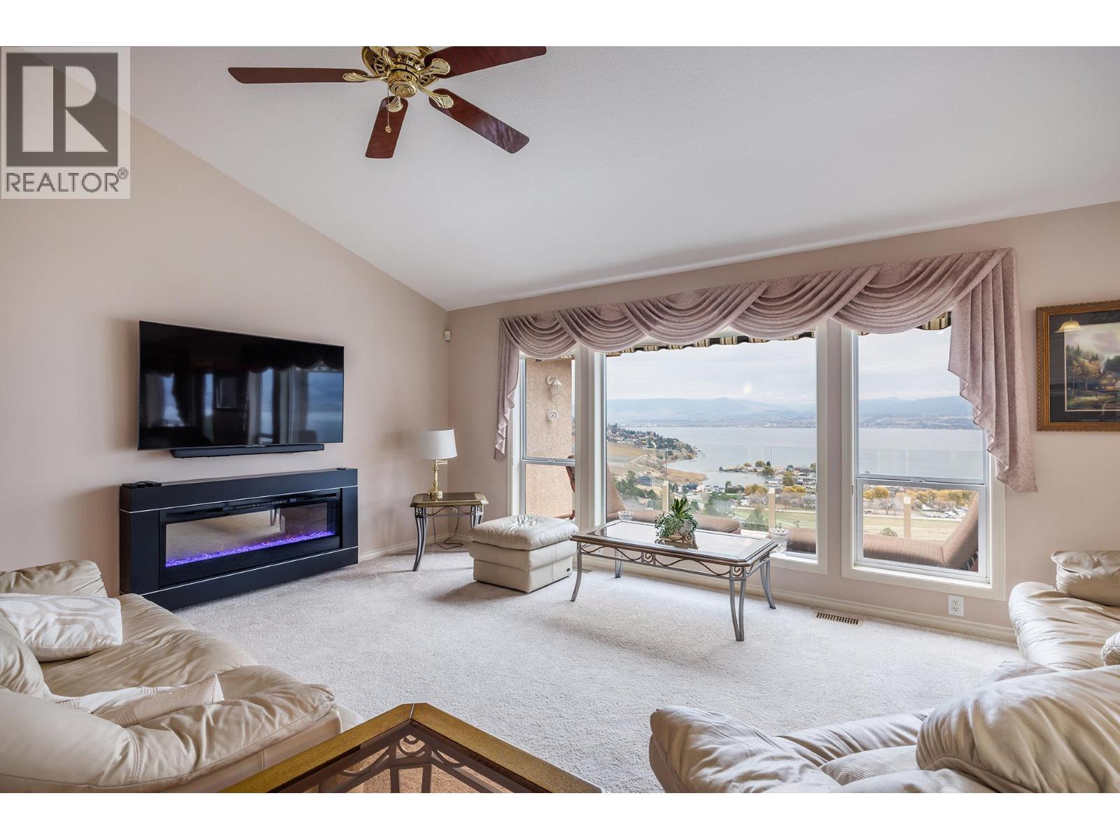 3639 Gala View Drive, West Kelowna, BC - Indoor Photo Showing Living Room With Fireplace