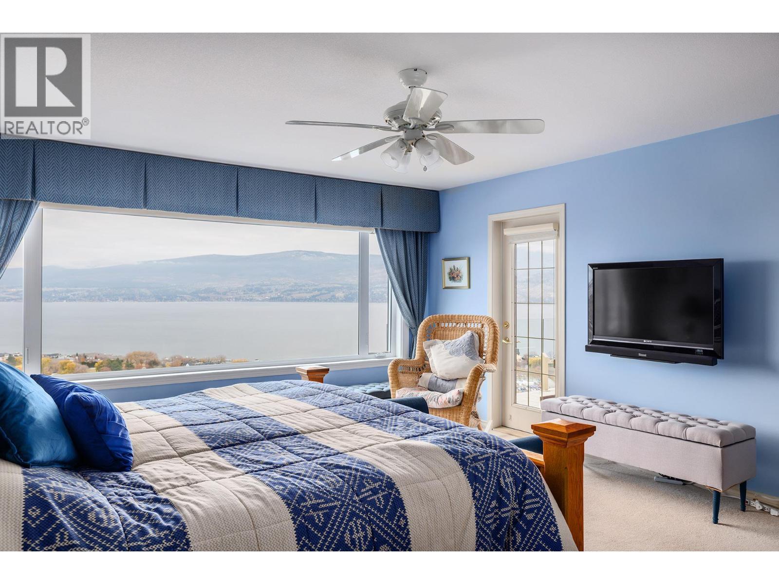 3639 Gala View Drive, West Kelowna, BC - Indoor Photo Showing Bedroom