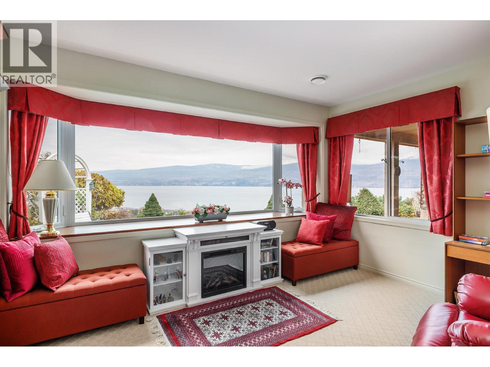 3639 Gala View Drive, West Kelowna, BC - Indoor Photo Showing Other Room