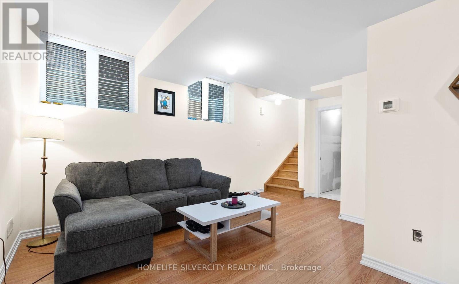 Bsmt - 124 Durham Avenue, Barrie, ON - Indoor Photo Showing Living Room