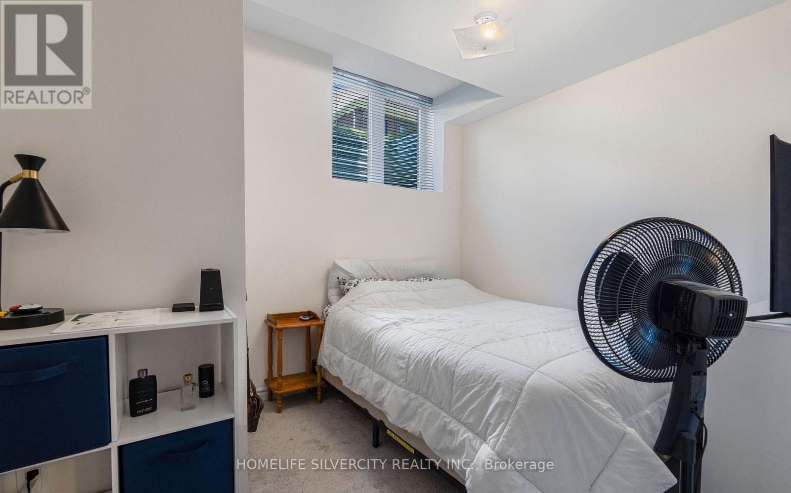 Bsmt - 124 Durham Avenue, Barrie, ON - Indoor Photo Showing Bedroom