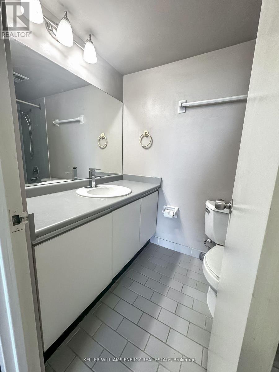 508 - 360 Watson Street W, Whitby (Port Whitby), ON - Indoor Photo Showing Bathroom