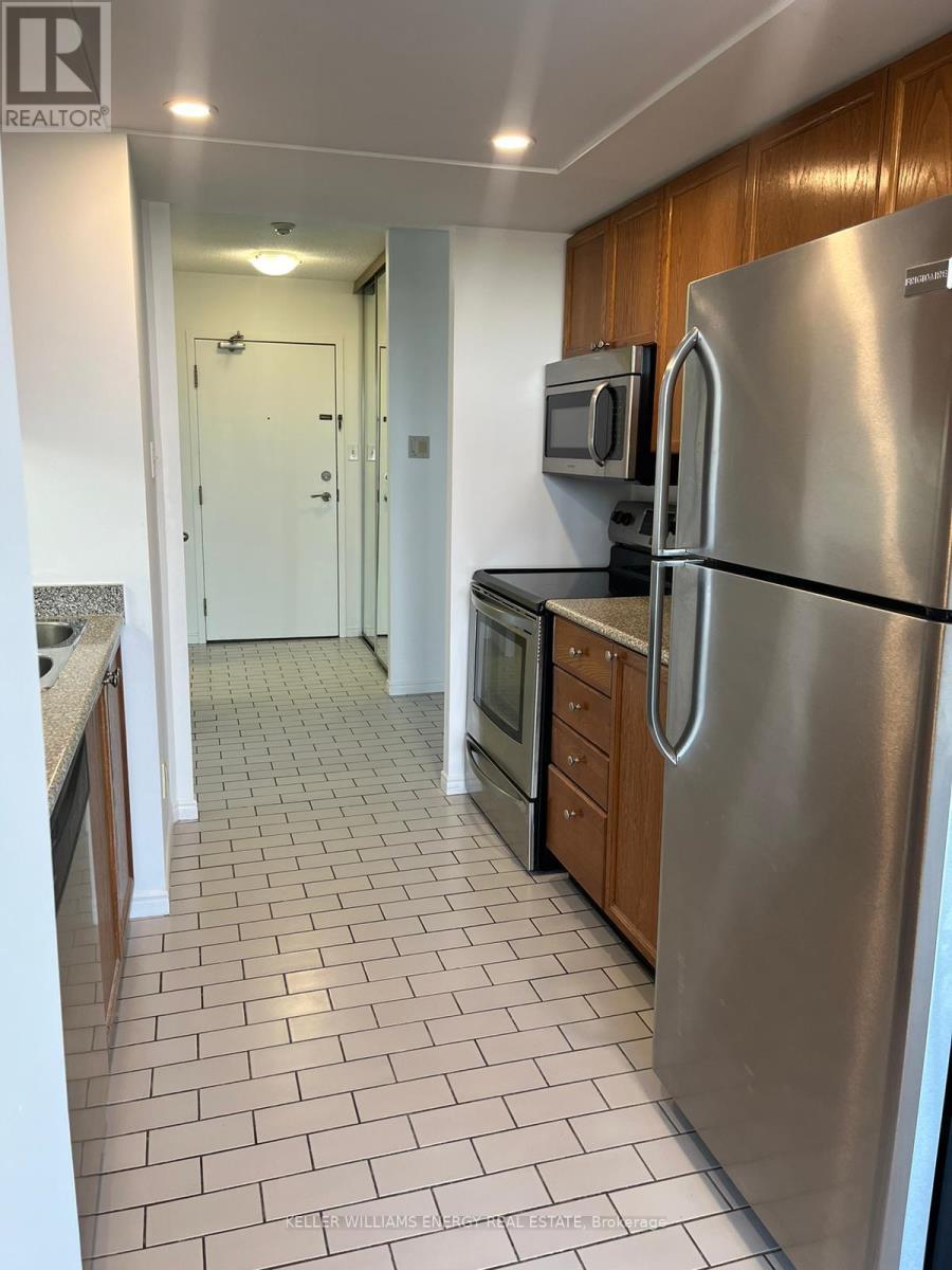 508 - 360 Watson Street W, Whitby (Port Whitby), ON - Indoor Photo Showing Kitchen