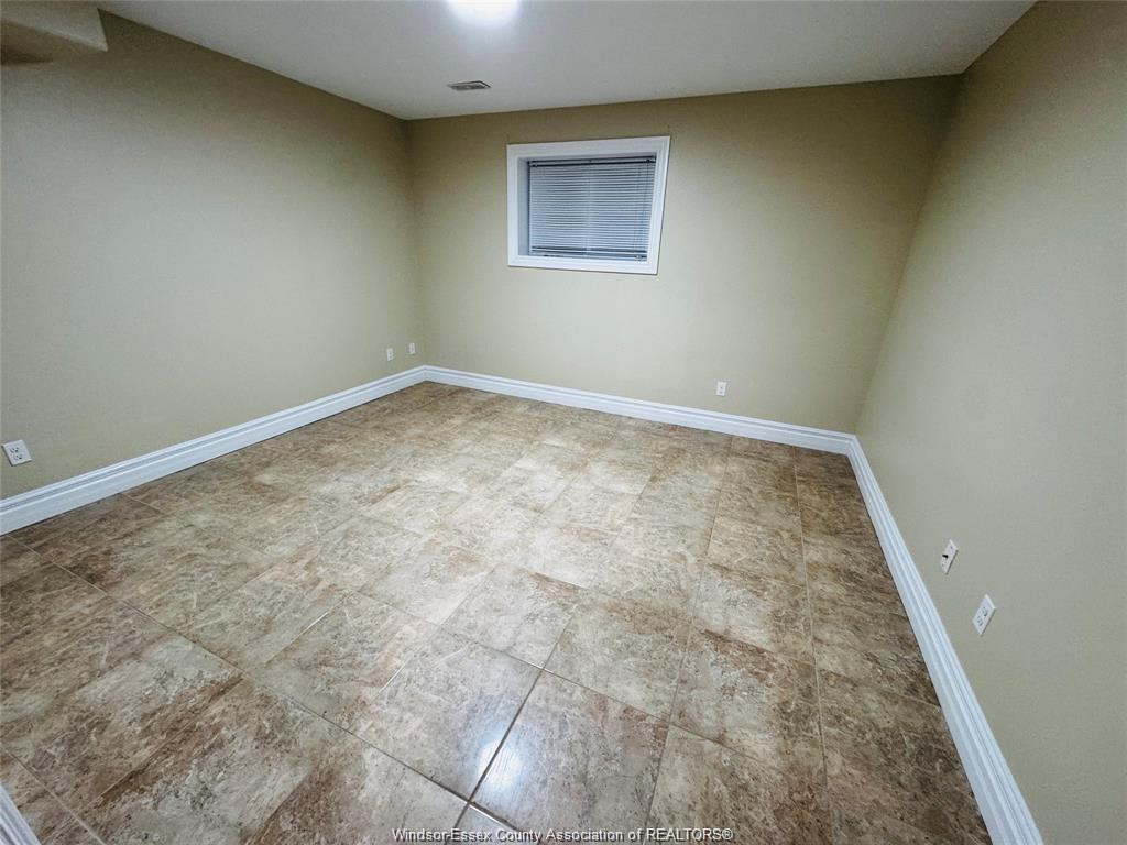 Lower-4001 Maracaibo Court, Windsor, ON