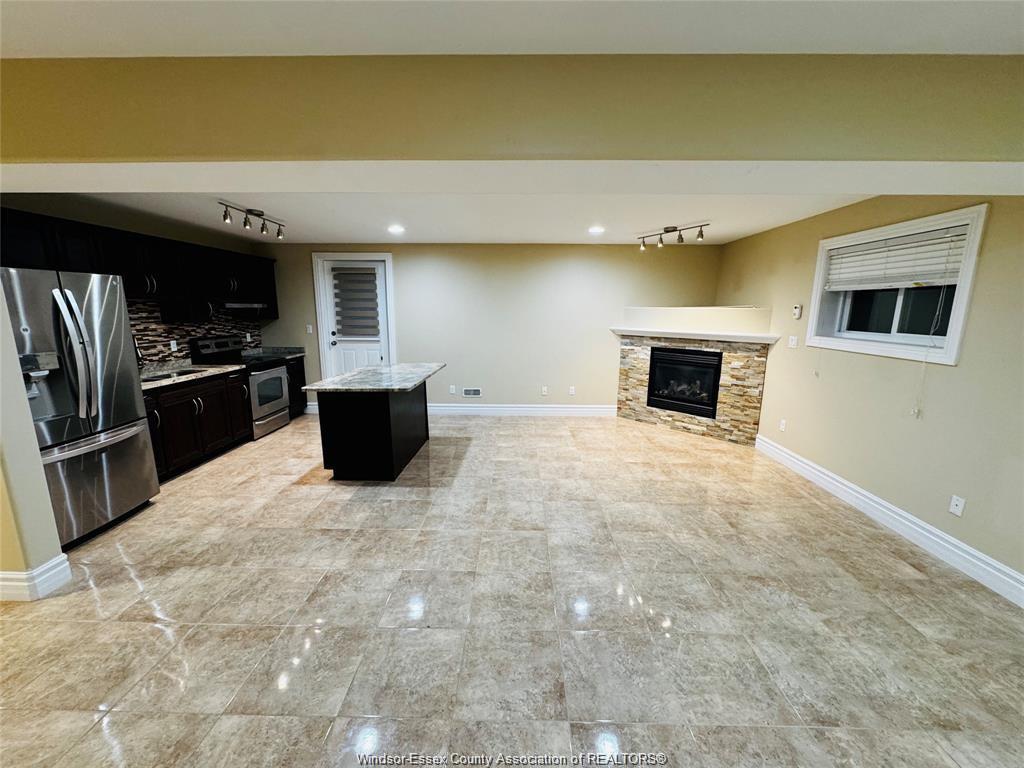 Lower-4001 Maracaibo Court, Windsor, ON