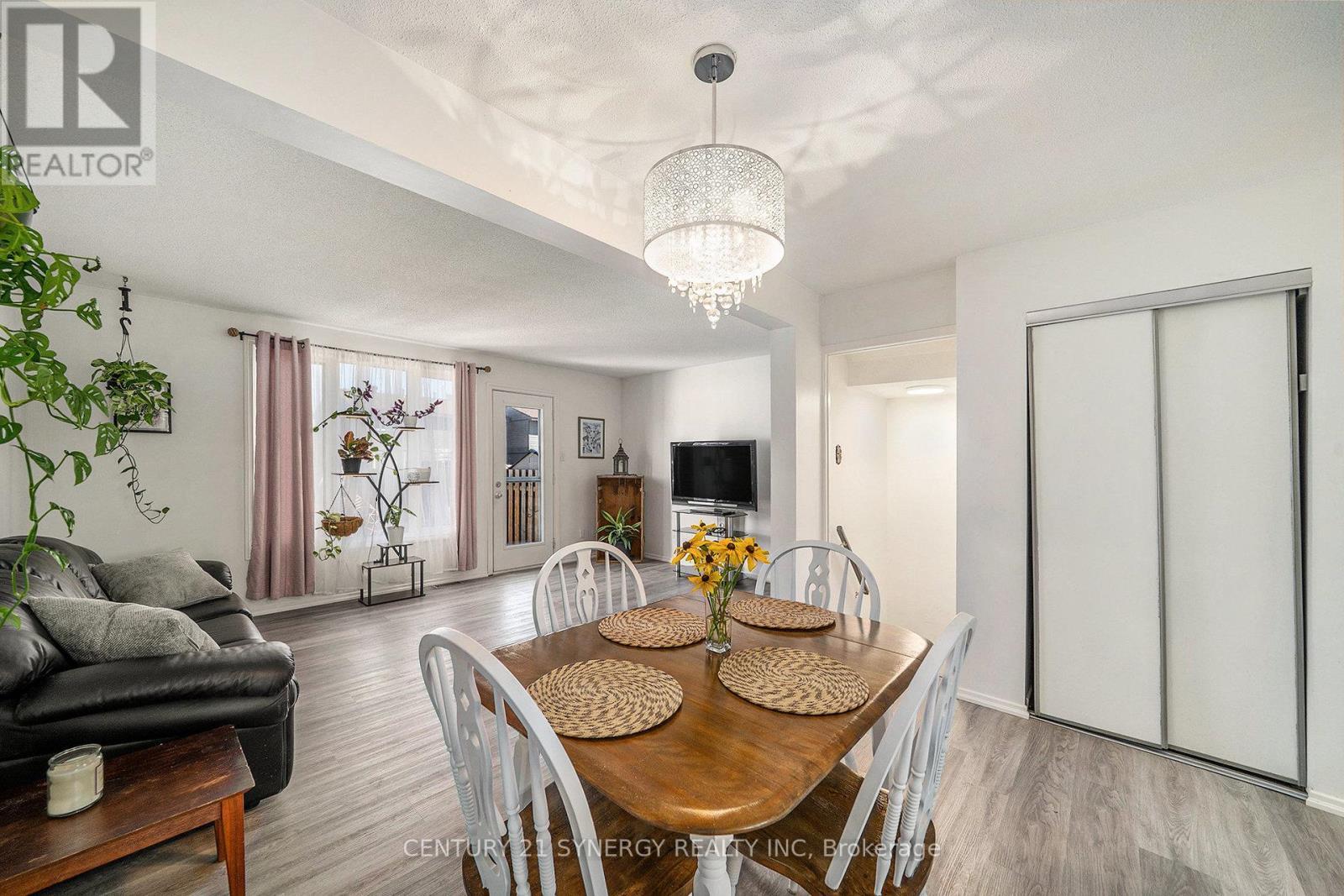 46 - 7 Glencoe Street, Ottawa, ON - Indoor Photo Showing Dining Room