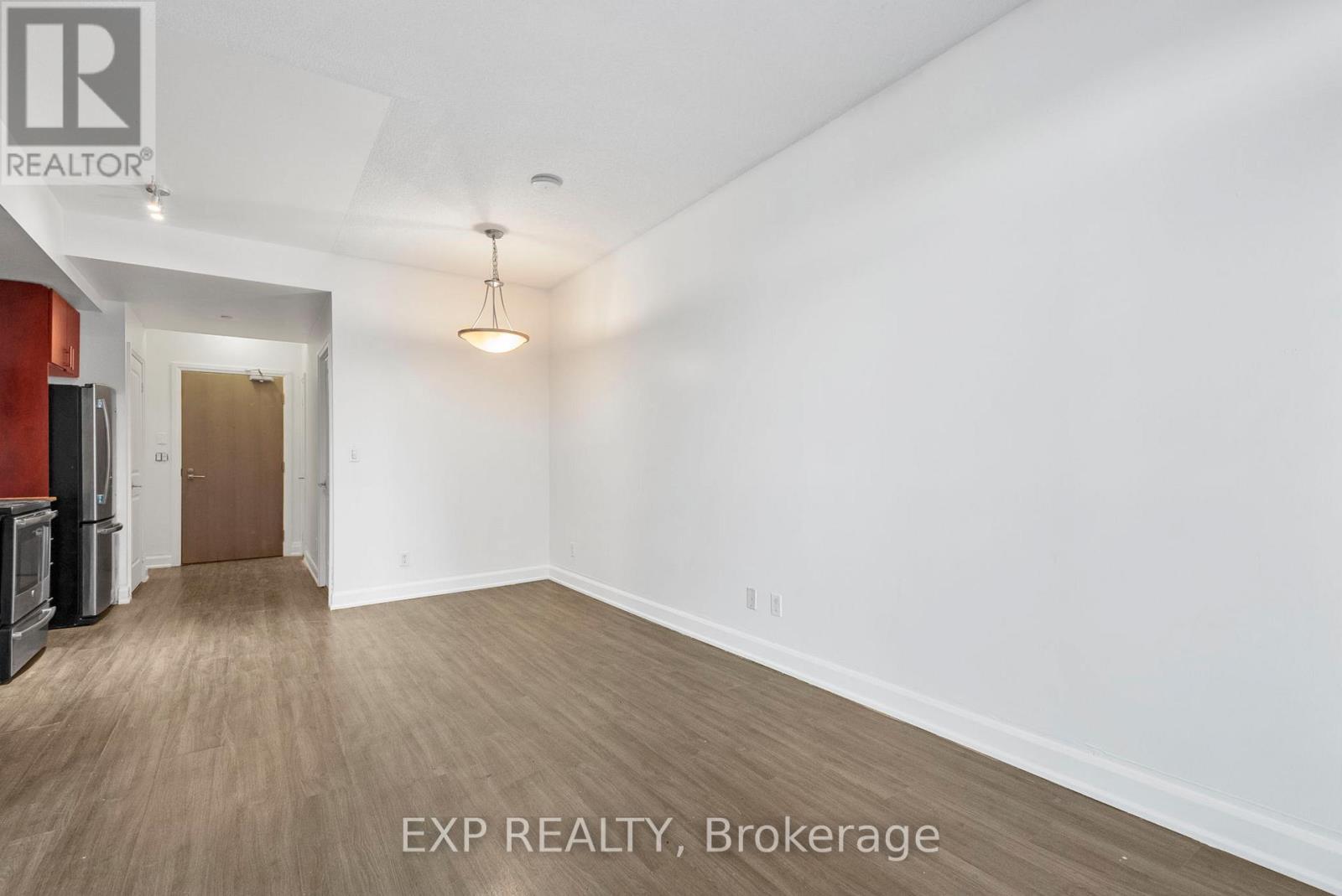 1011 - 7167 Yonge Street, Markham, ON - Indoor