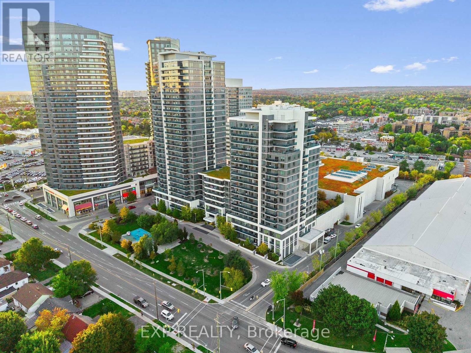1011 - 7167 Yonge Street, Markham, ON - Outdoor With View