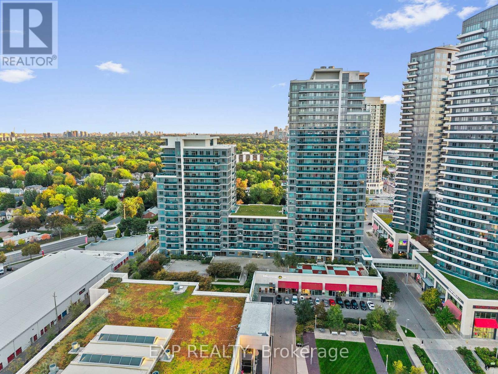 1011 - 7167 Yonge Street, Markham, ON - Outdoor With View