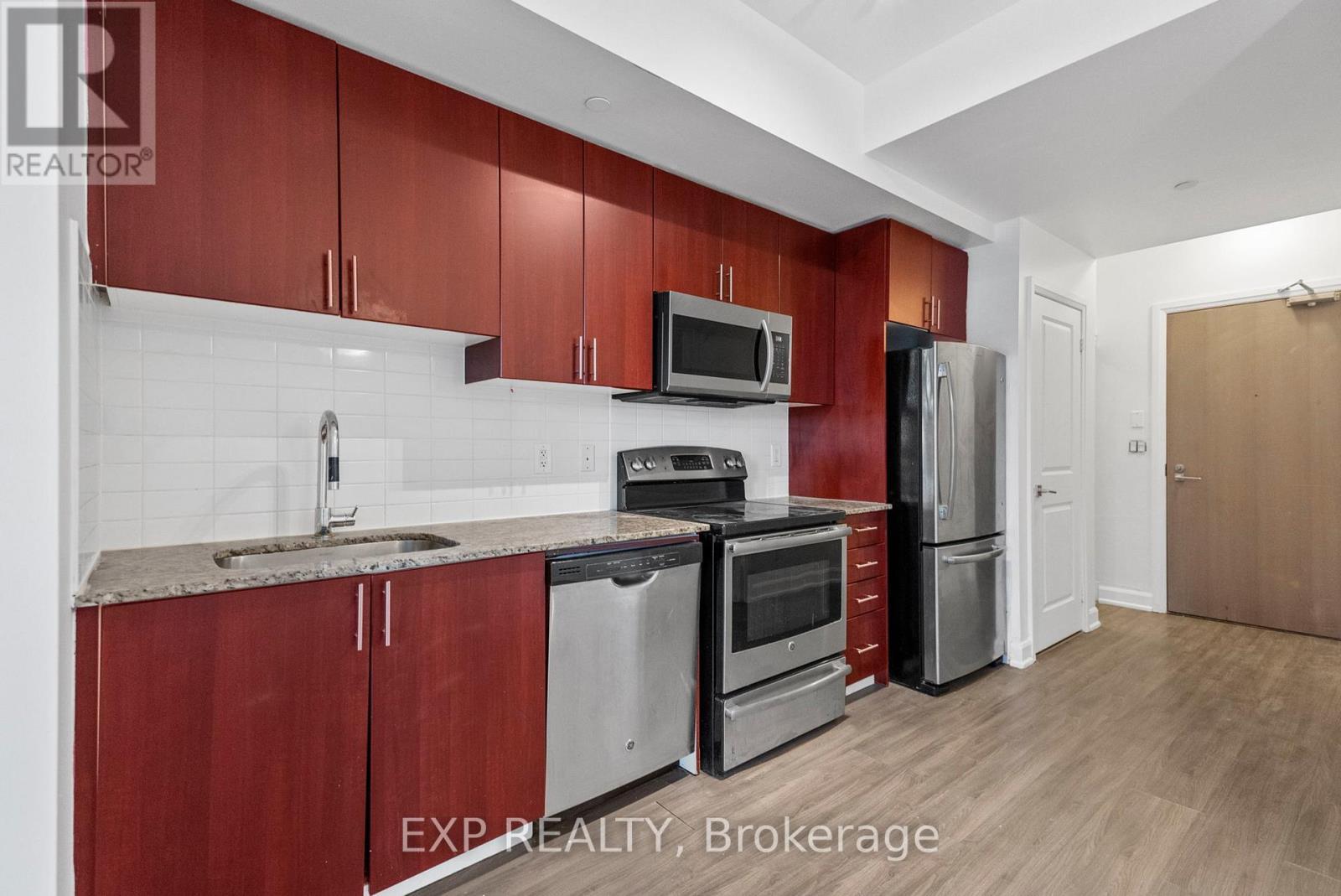 1011 - 7167 Yonge Street, Markham, ON - Indoor Photo Showing Kitchen With Stainless Steel Kitchen